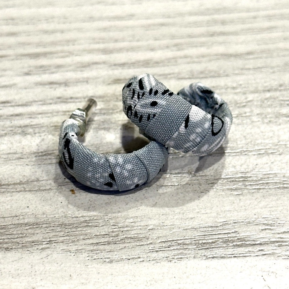Set of 3 American Eagle Outfitters Hoop & Stud Earrings - Picture 8 of 11